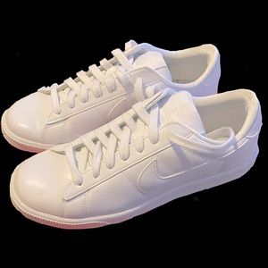 White Court Royal Nike Tennis shoes